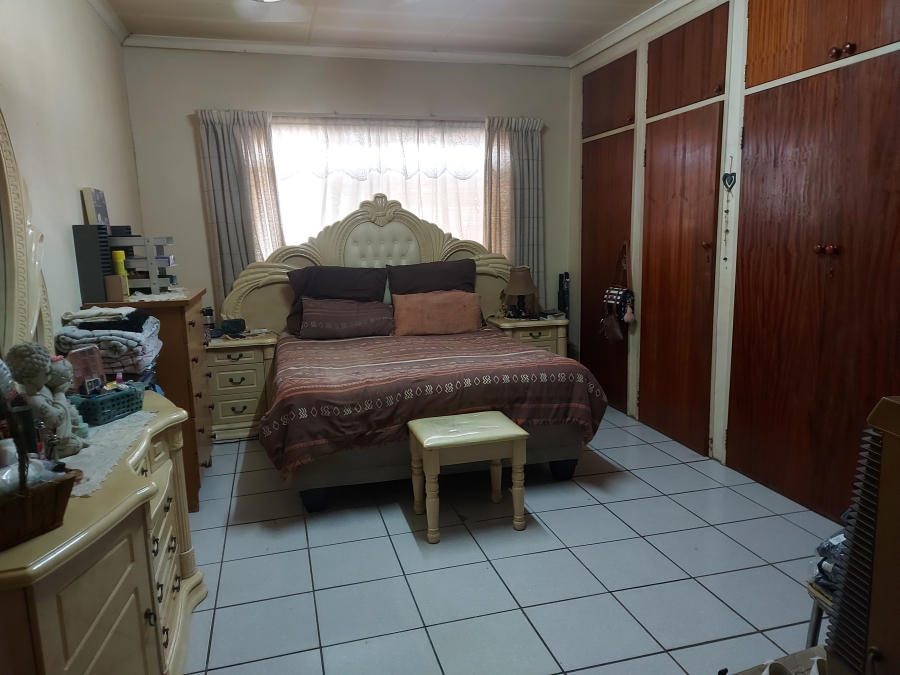 16 Bedroom Property for Sale in Oos Einde North West